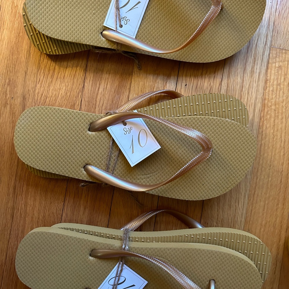 3 pair of rich golden tannish flip flops